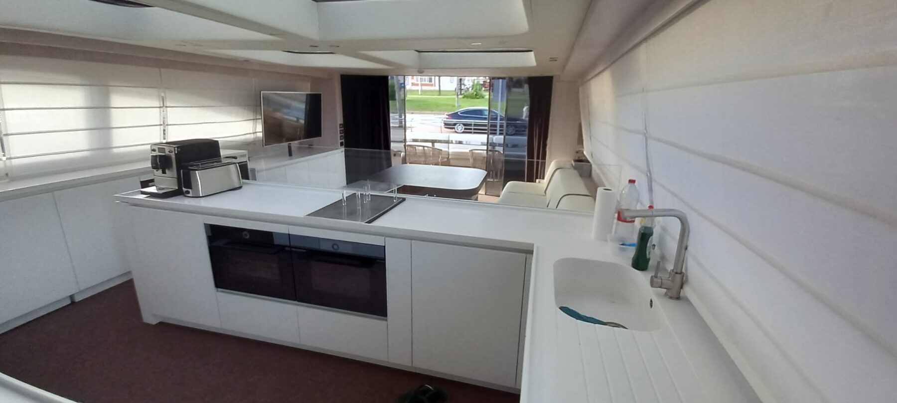 AB 88 supplied yacht photograph 6