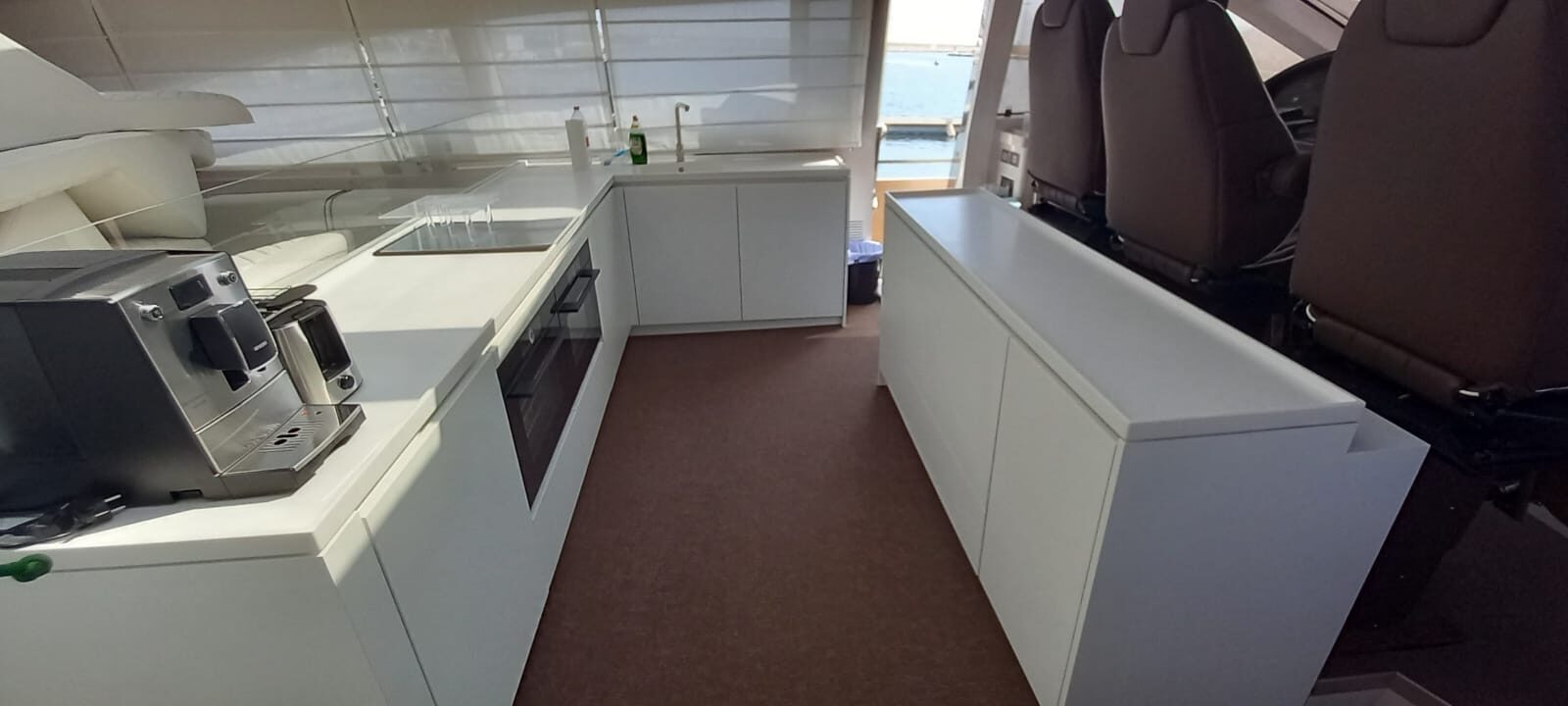 AB 88 supplied yacht photograph 7