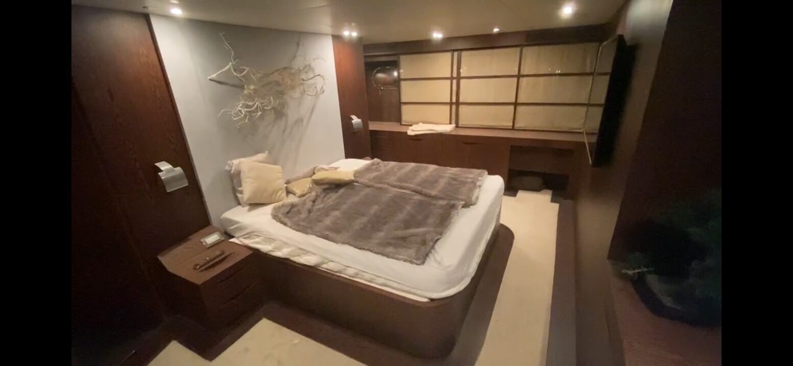 AB 88 supplied yacht photograph 8