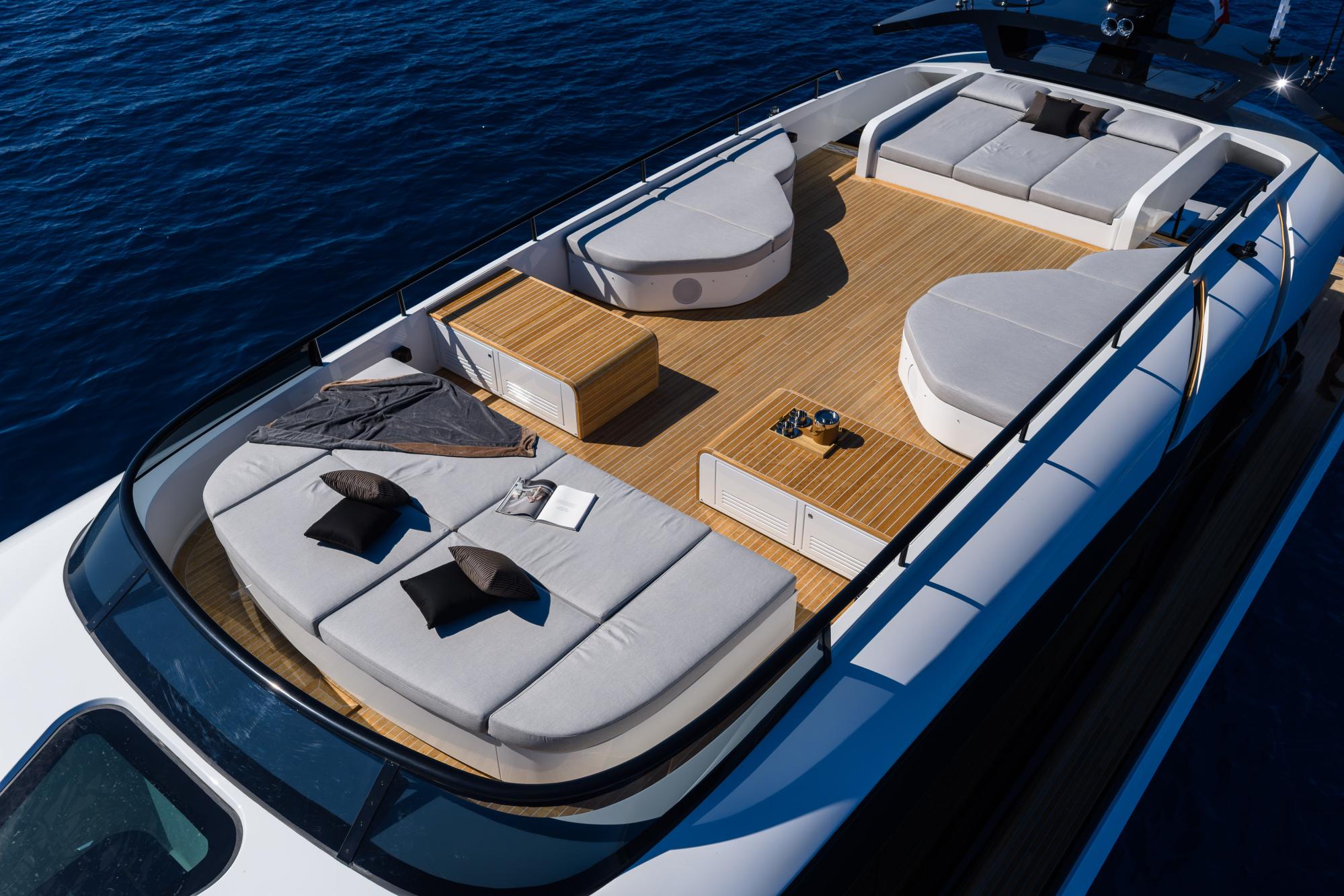 AB 95 Hull 209 supplied brochure visual 5