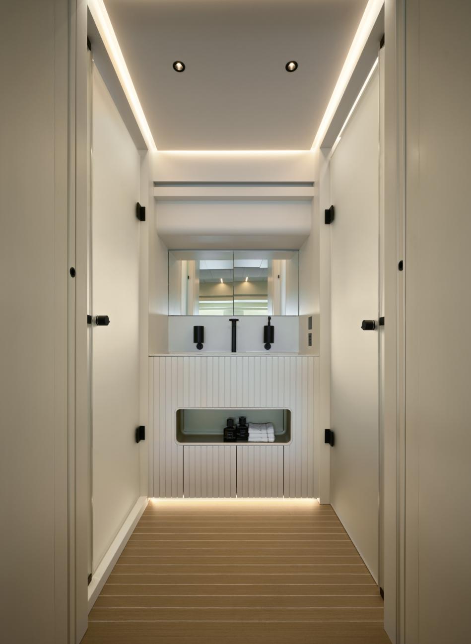 AB 95 Hull 209 supplied brochure visual 24