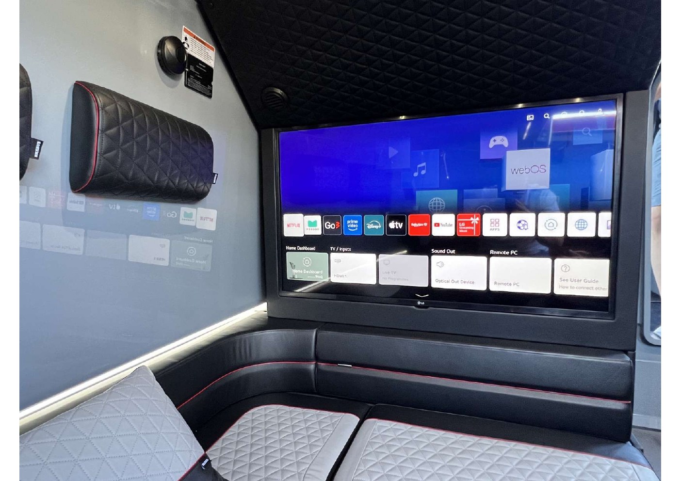 BRABUS MEDIA Wall with television