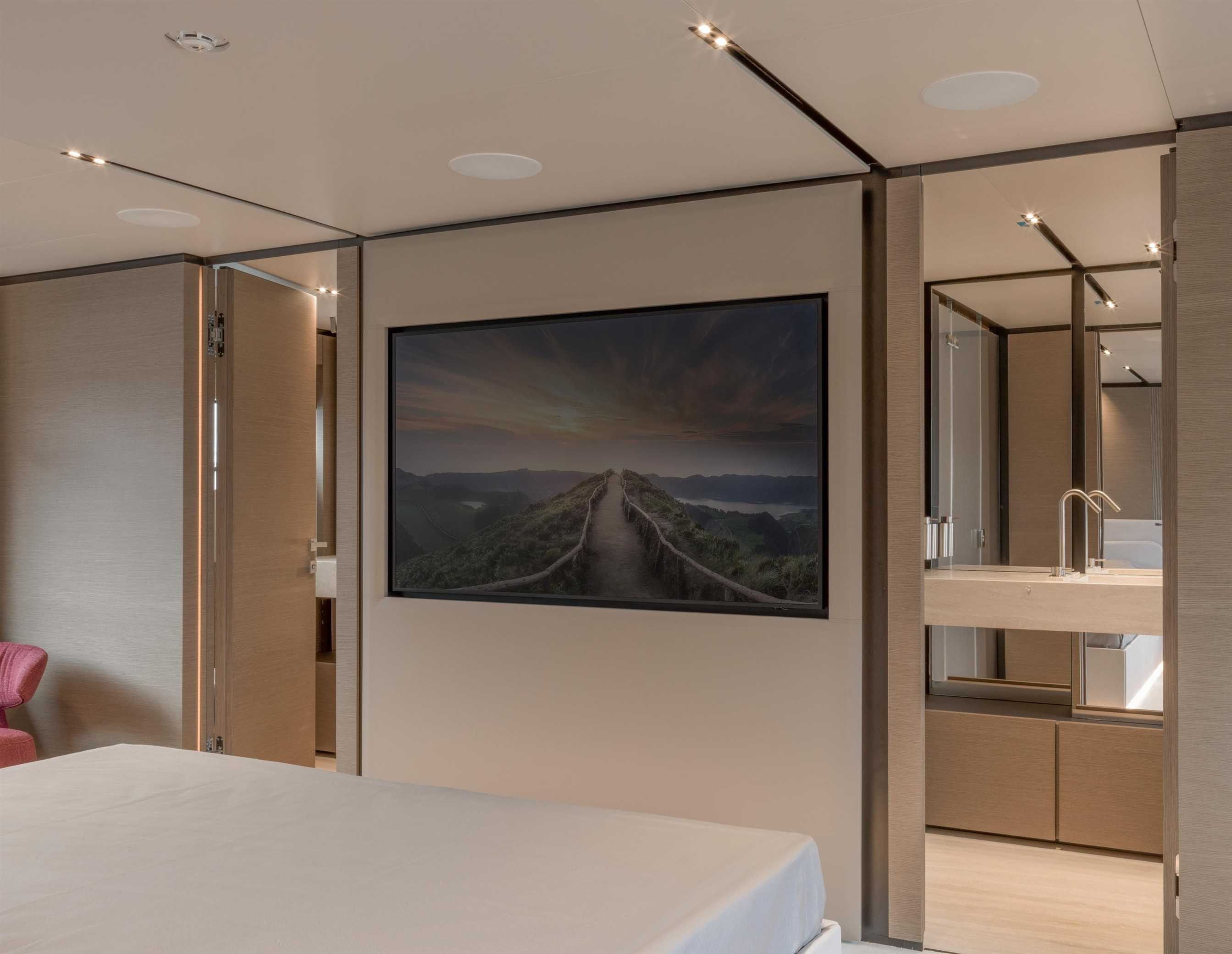 Custom Line Navetta 33 owner cabin