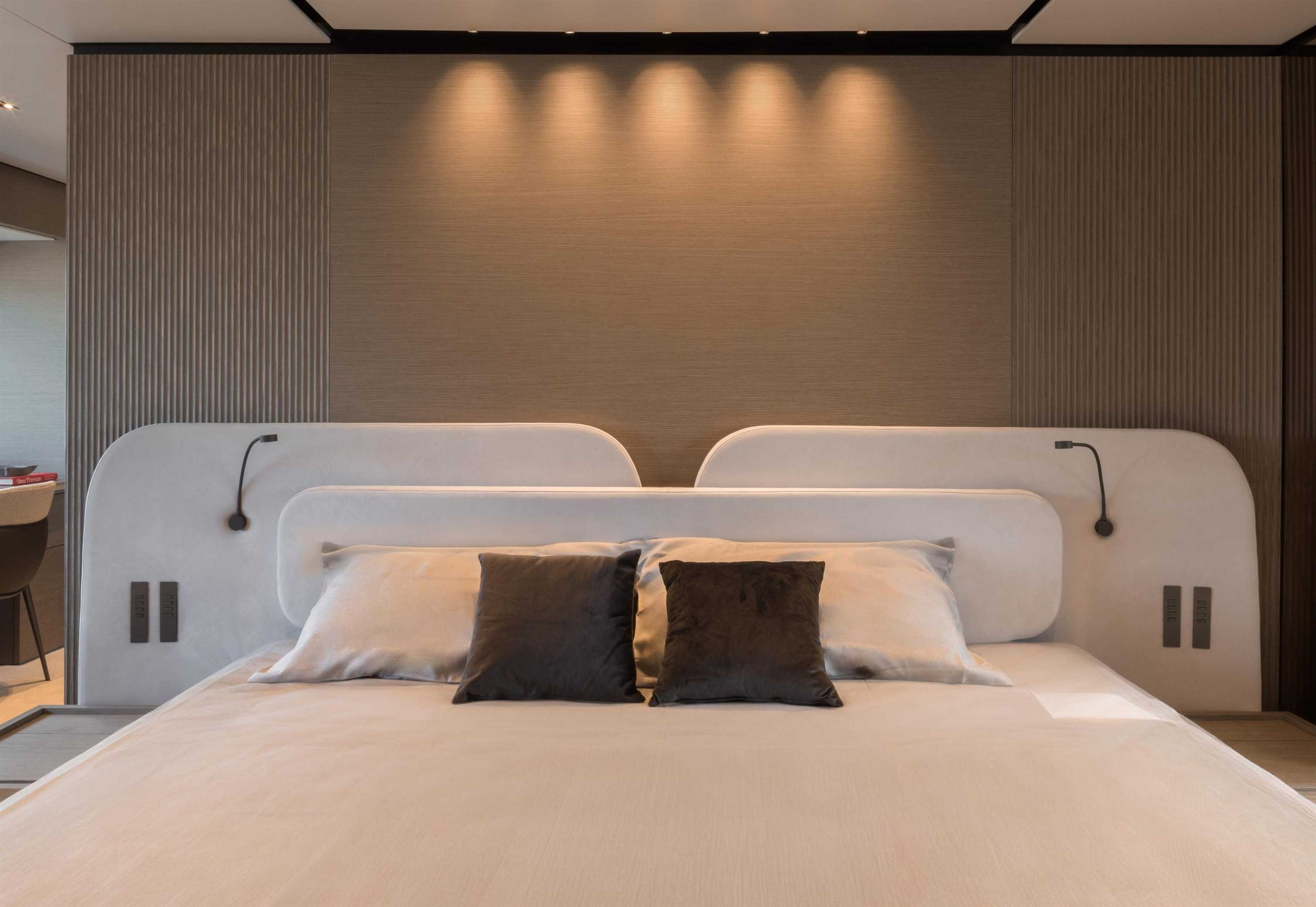 Custom Line Navetta 33 owner cabin bed