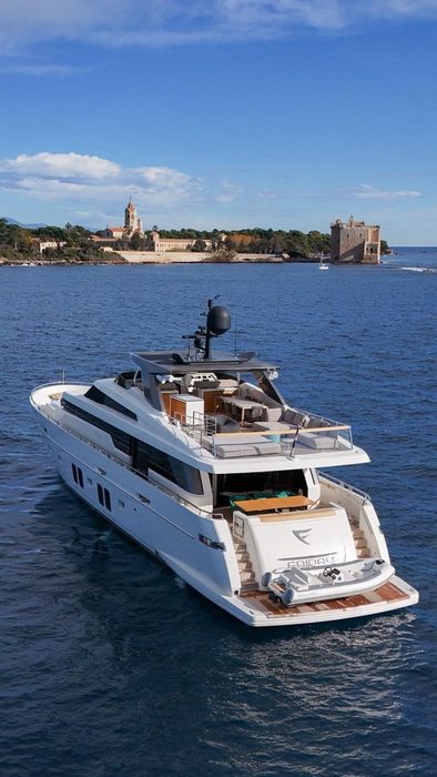 FRIDAY stern and decks