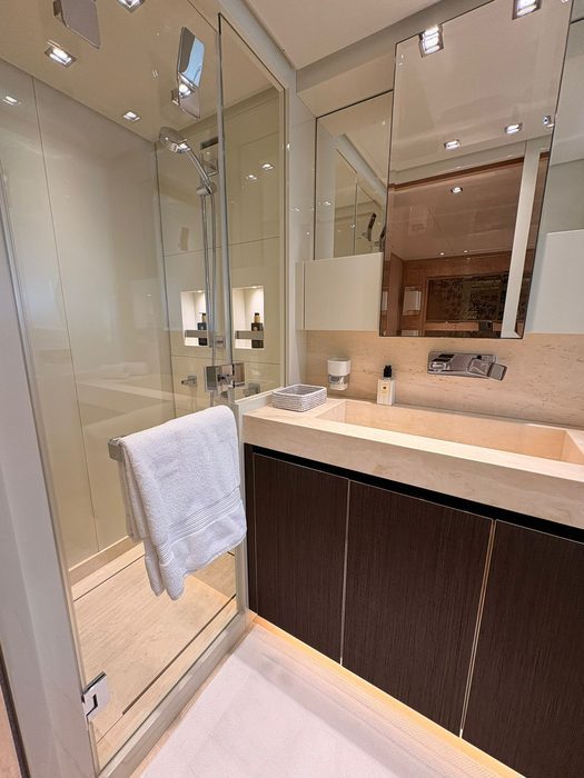 FRIDAY guest bathroom