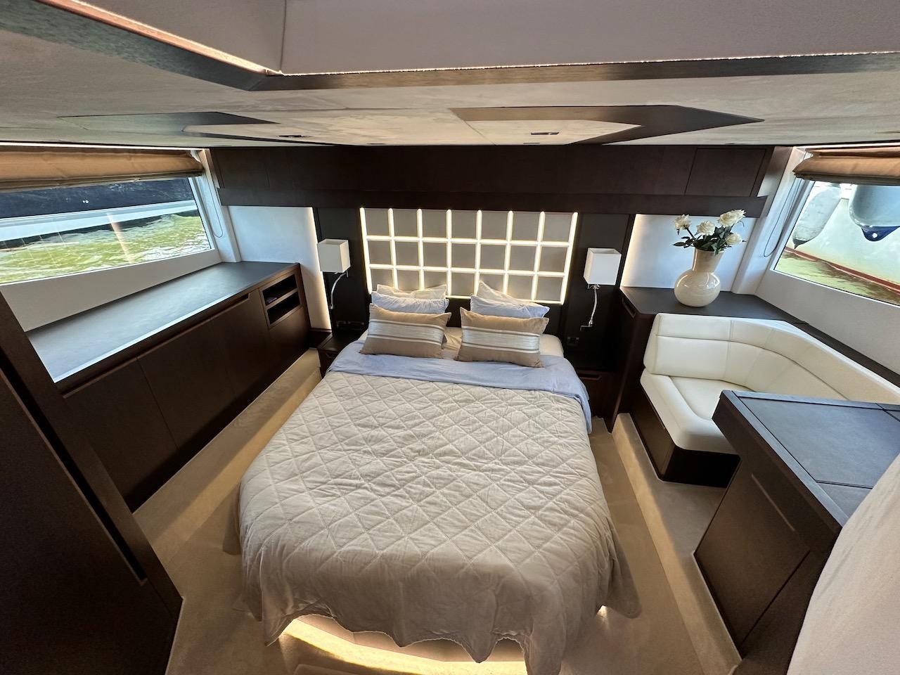 Galeon 500 FLY owner cabin