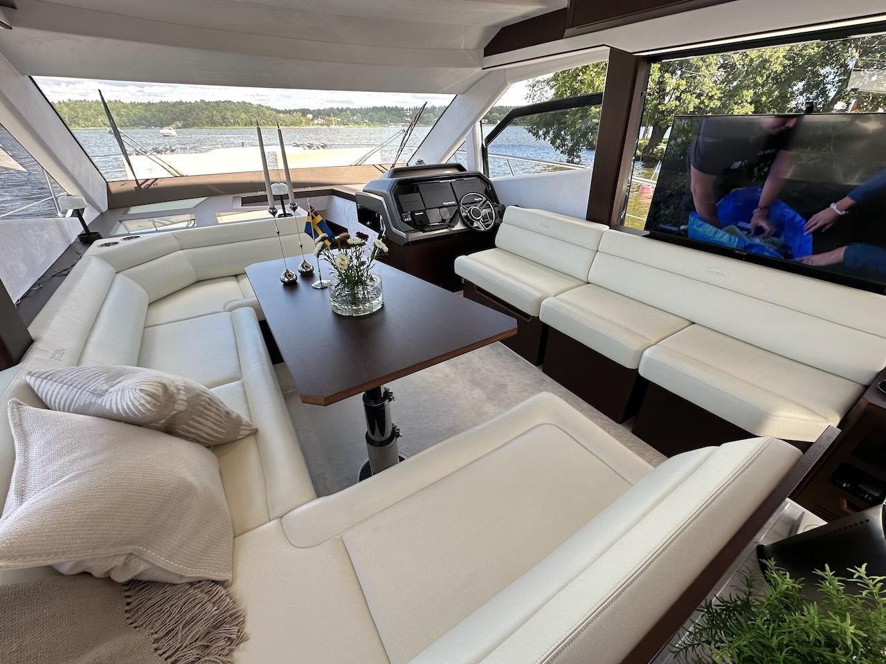 Galeon 500 FLY salon