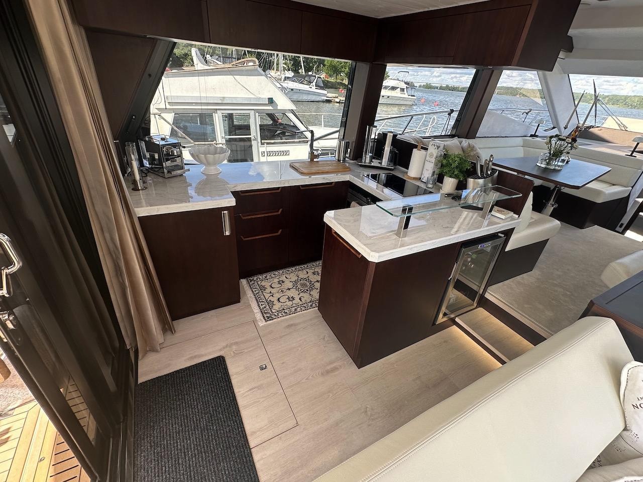 Galeon 500 FLY galley