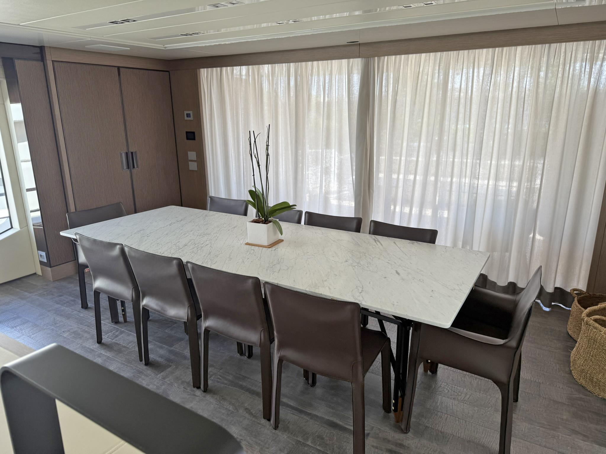 Maiora 30 Walkaround supplied brochure image 6