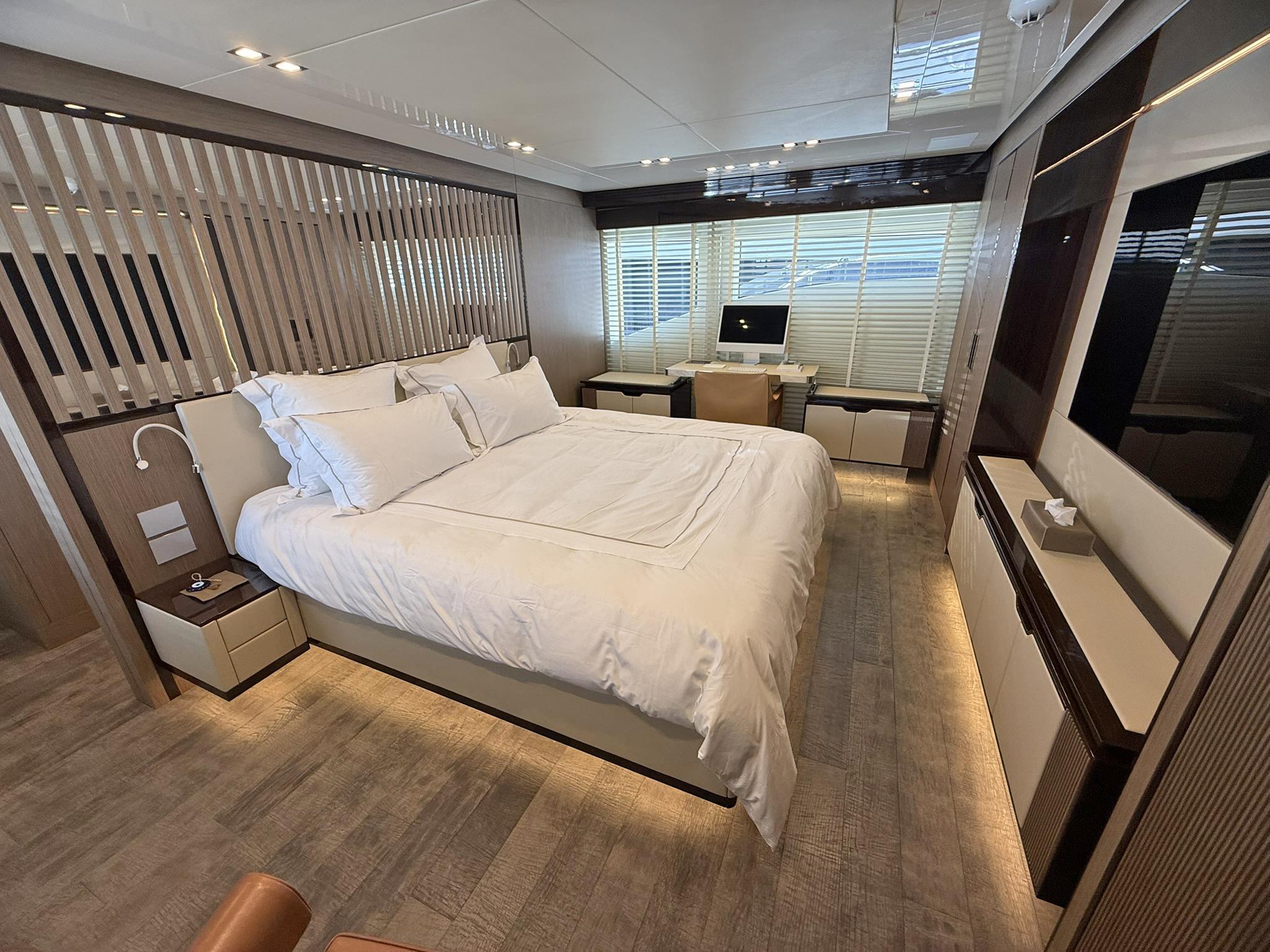 Maiora 30 Walkaround supplied brochure image 9