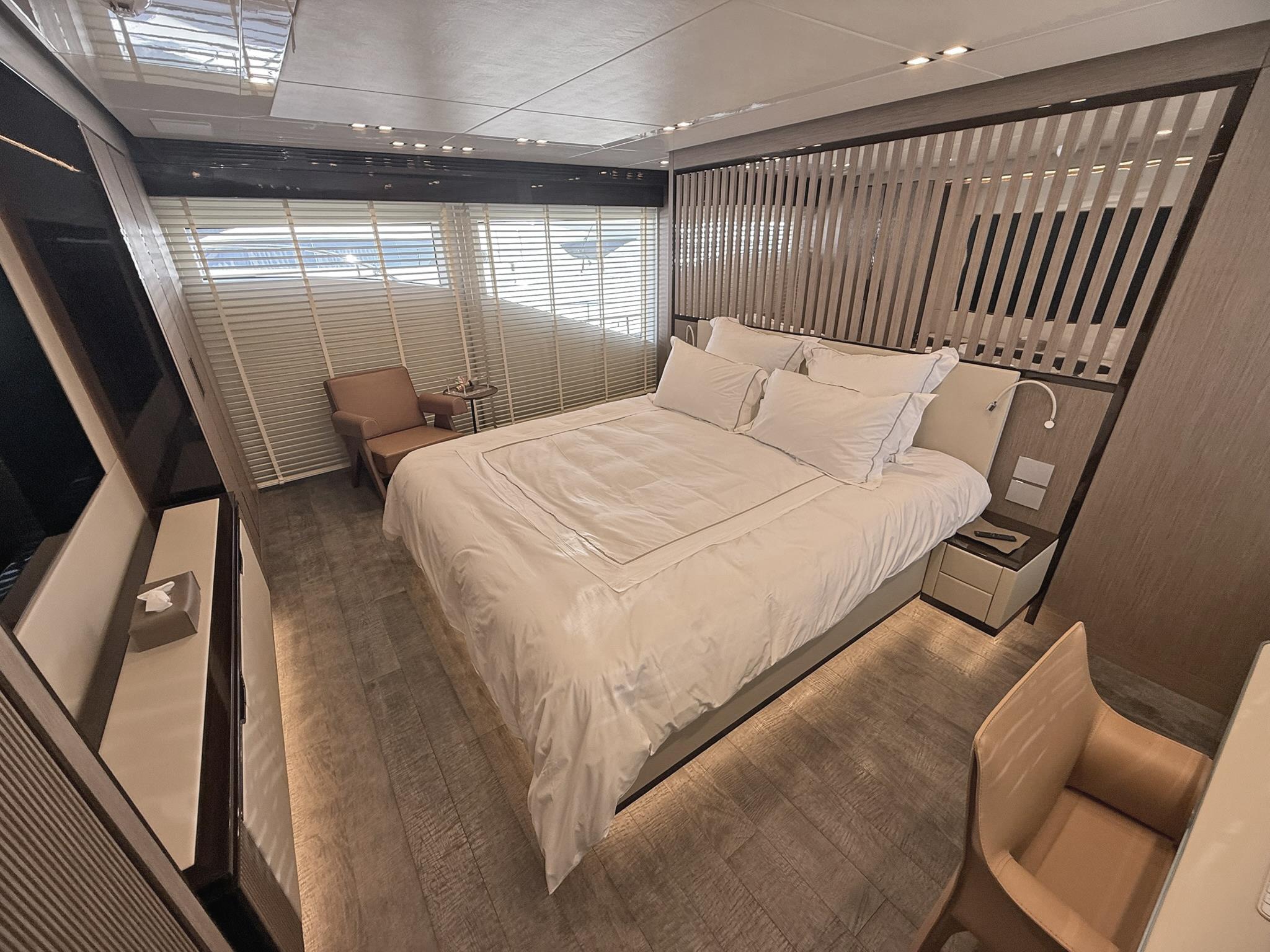Maiora 30 Walkaround supplied brochure image 11