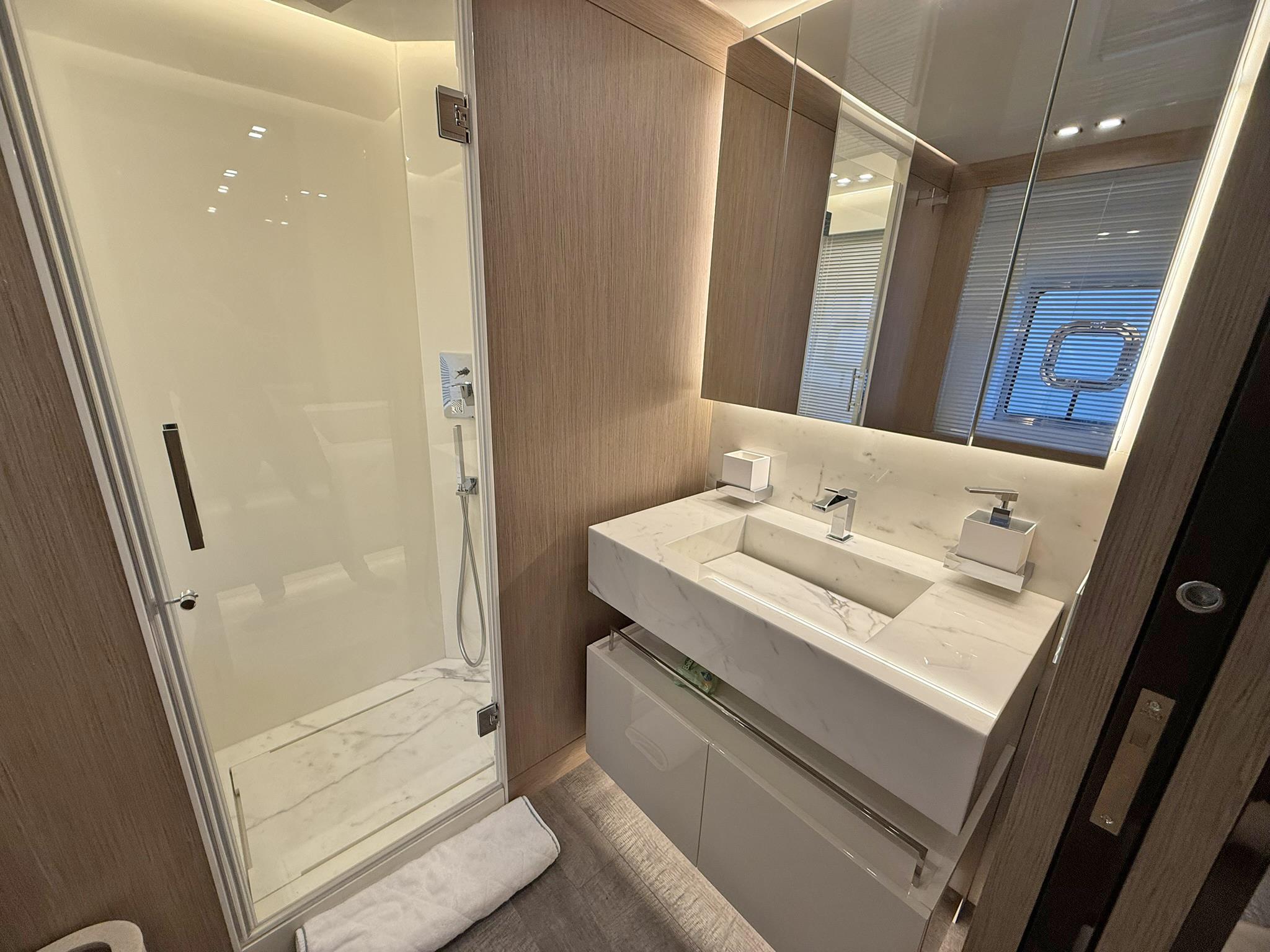 Maiora 30 Walkaround supplied brochure image 16