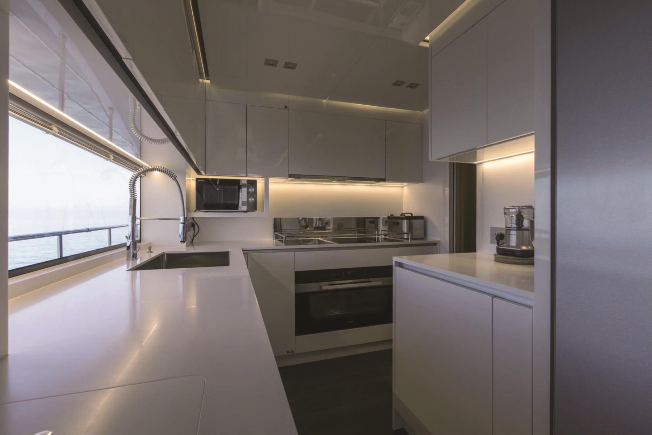 Maiora 30 Walkaround supplied brochure image 18