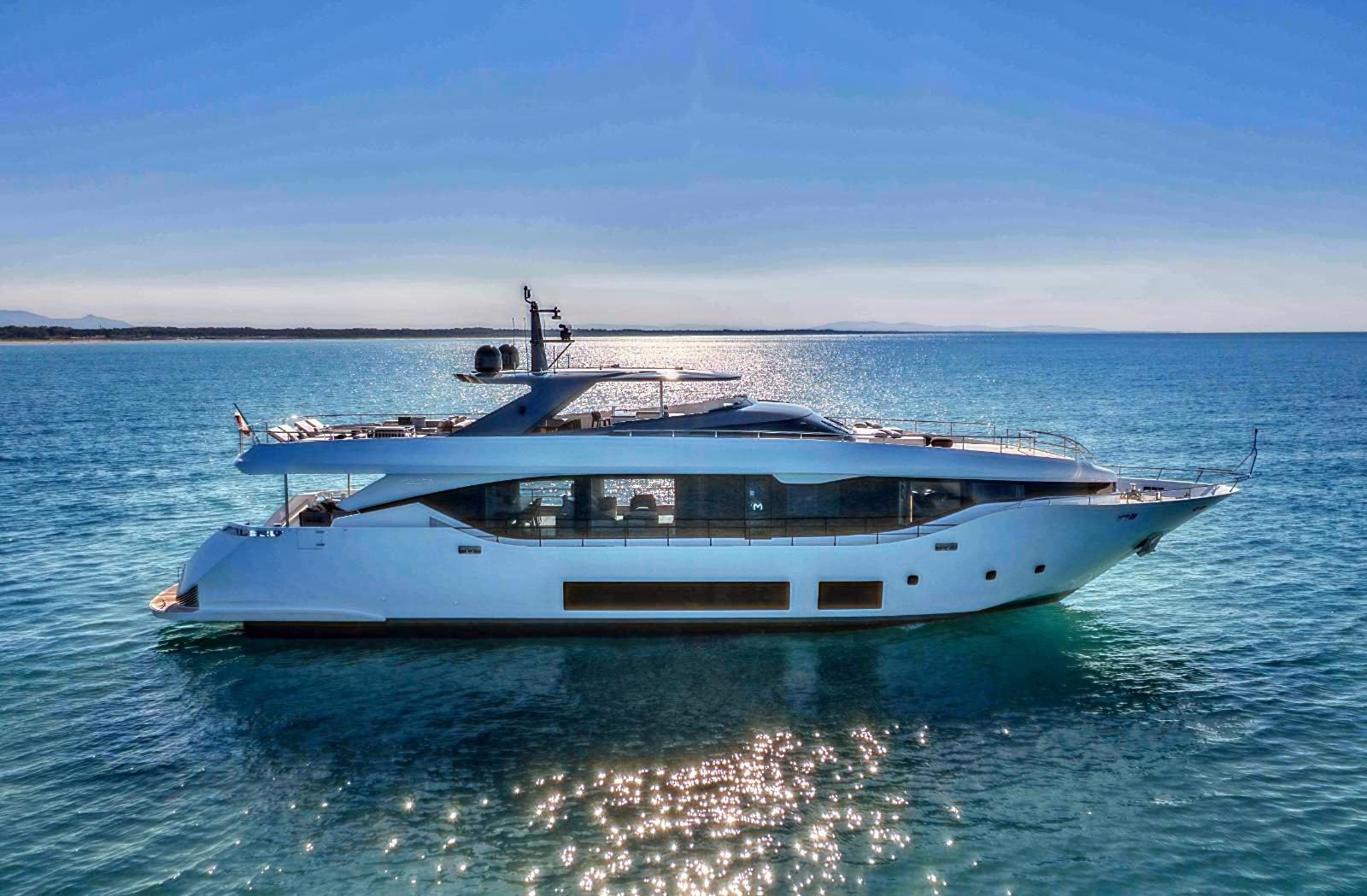 Maiora 30 Walkaround supplied brochure image 25