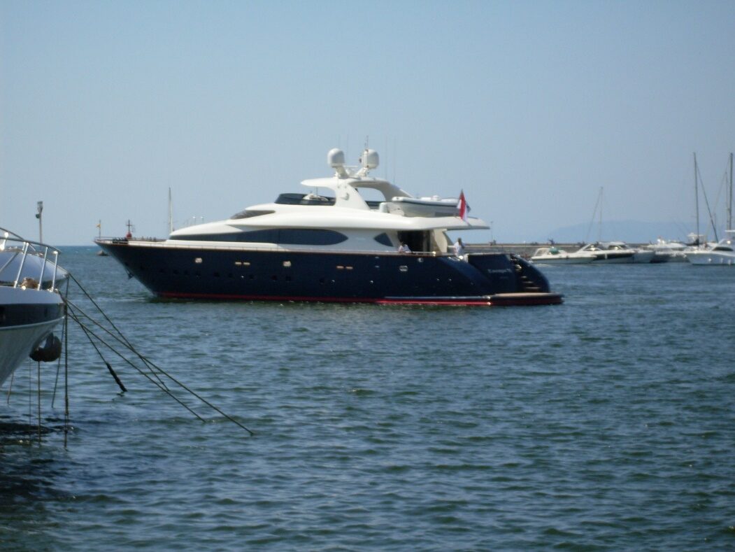 Maiora 31 DP supplied yacht photograph 2