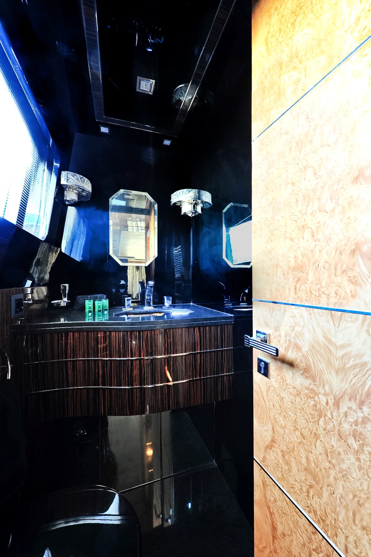 Maiora 31 DP supplied yacht photograph 3