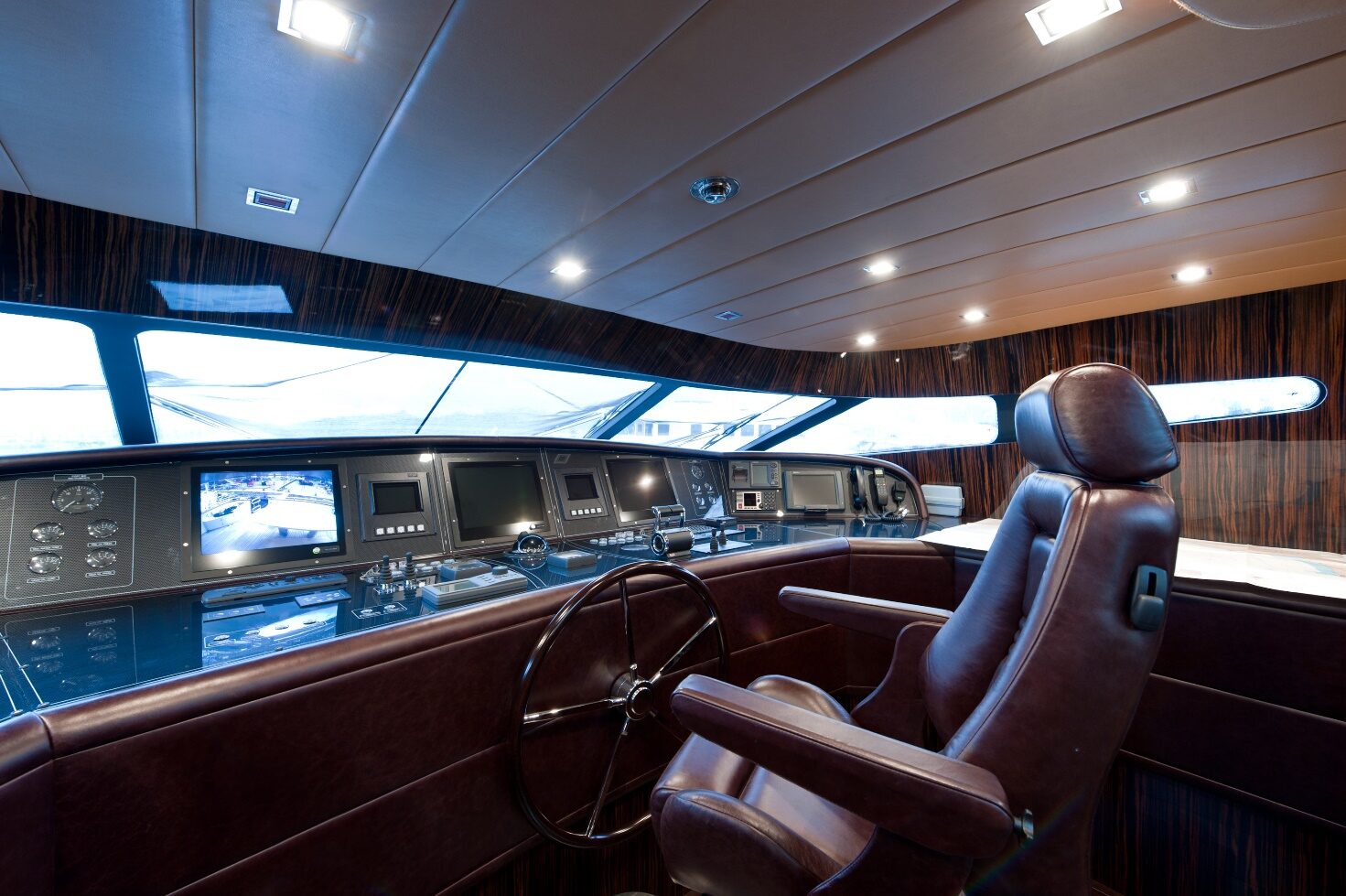 Maiora 31 DP supplied yacht photograph 4