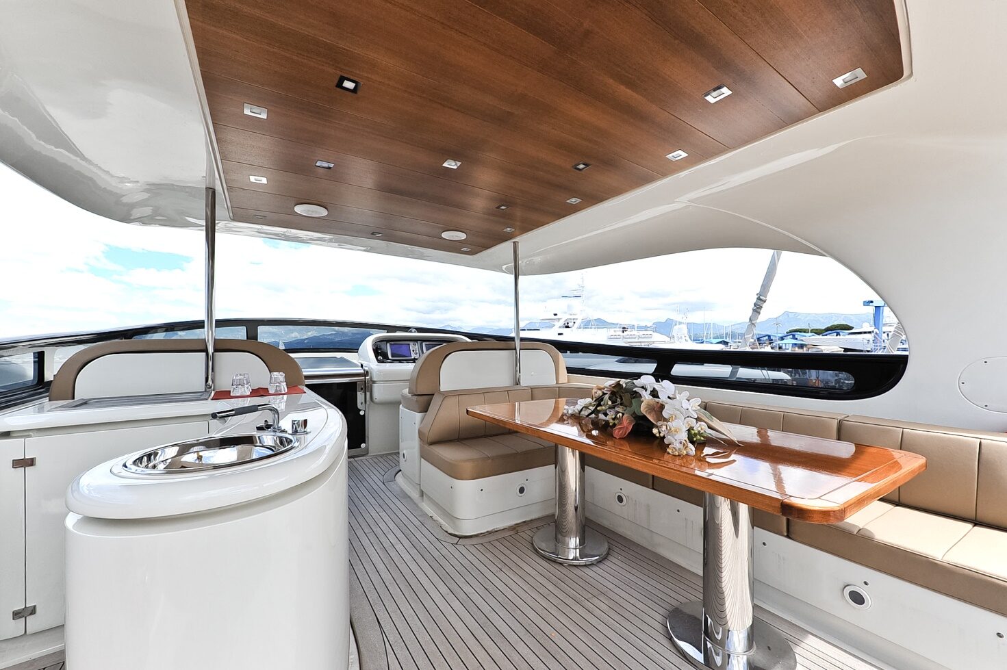 Maiora 31 DP supplied yacht photograph 6
