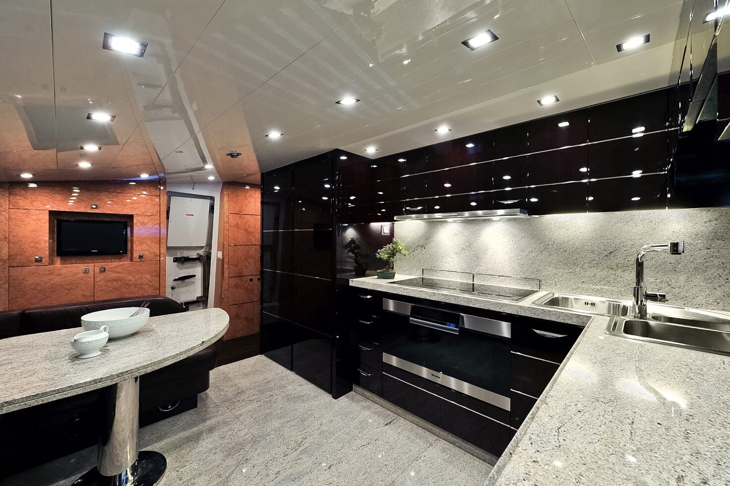 Maiora 31 DP supplied yacht photograph 13