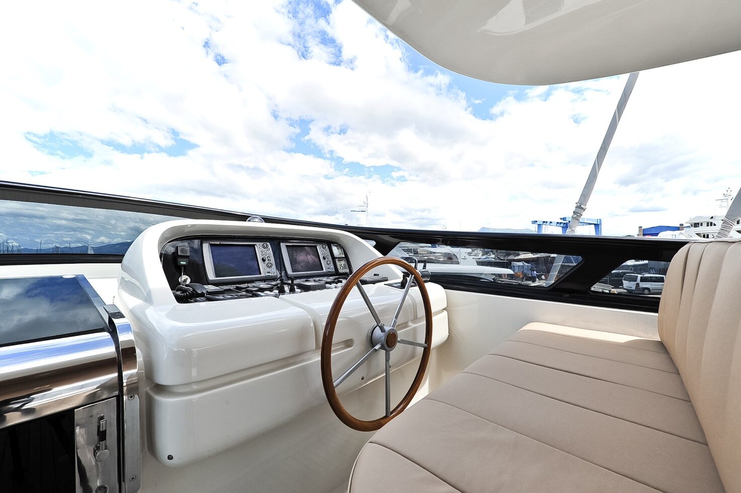 Maiora 31 DP supplied yacht photograph 23