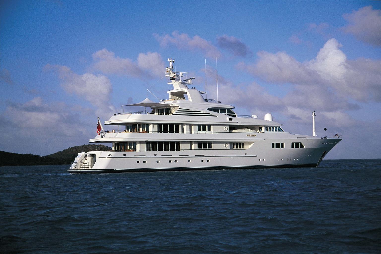 Paraffin exterior profile at sea