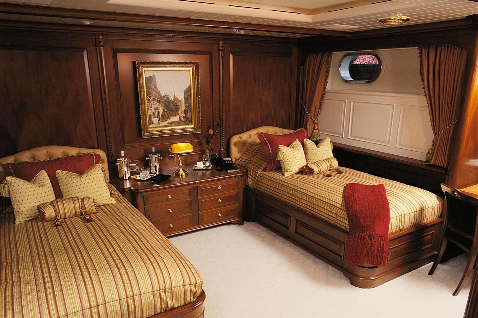 Paraffin guest cabin and lounge