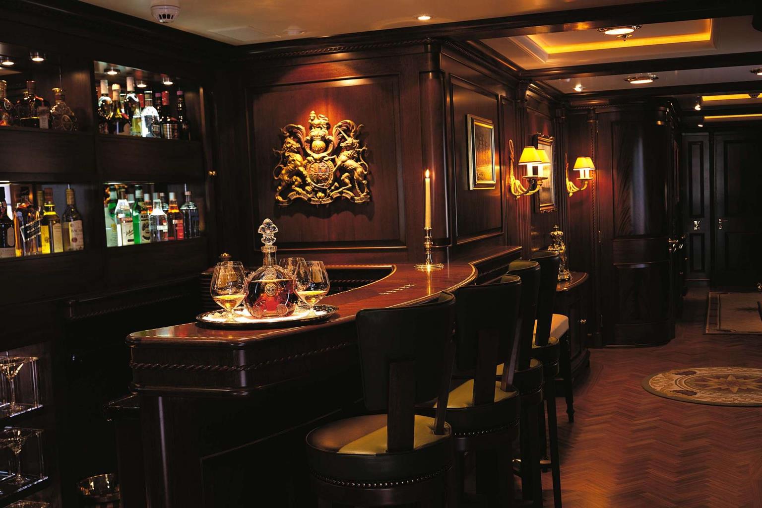 Paraffin interior bar
