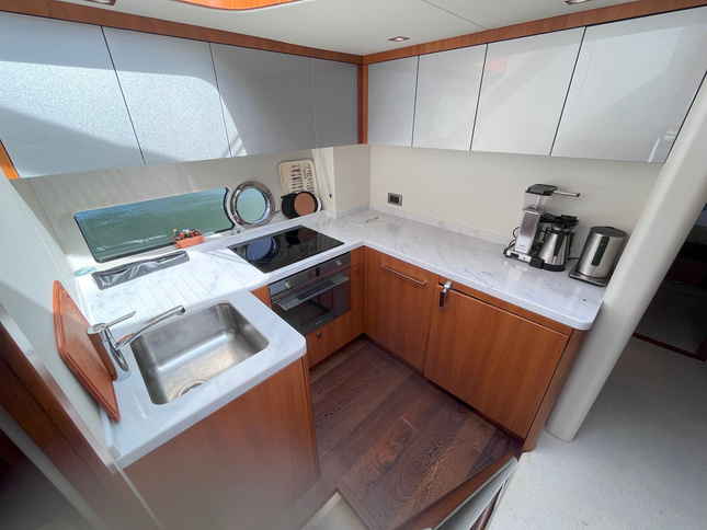 Sunseeker Predator 57 MKII galley